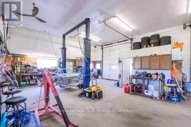 202122 21 Highway, Georgian Bluffs, Ontario N4K 5N7 - Photo 45 - X12640840