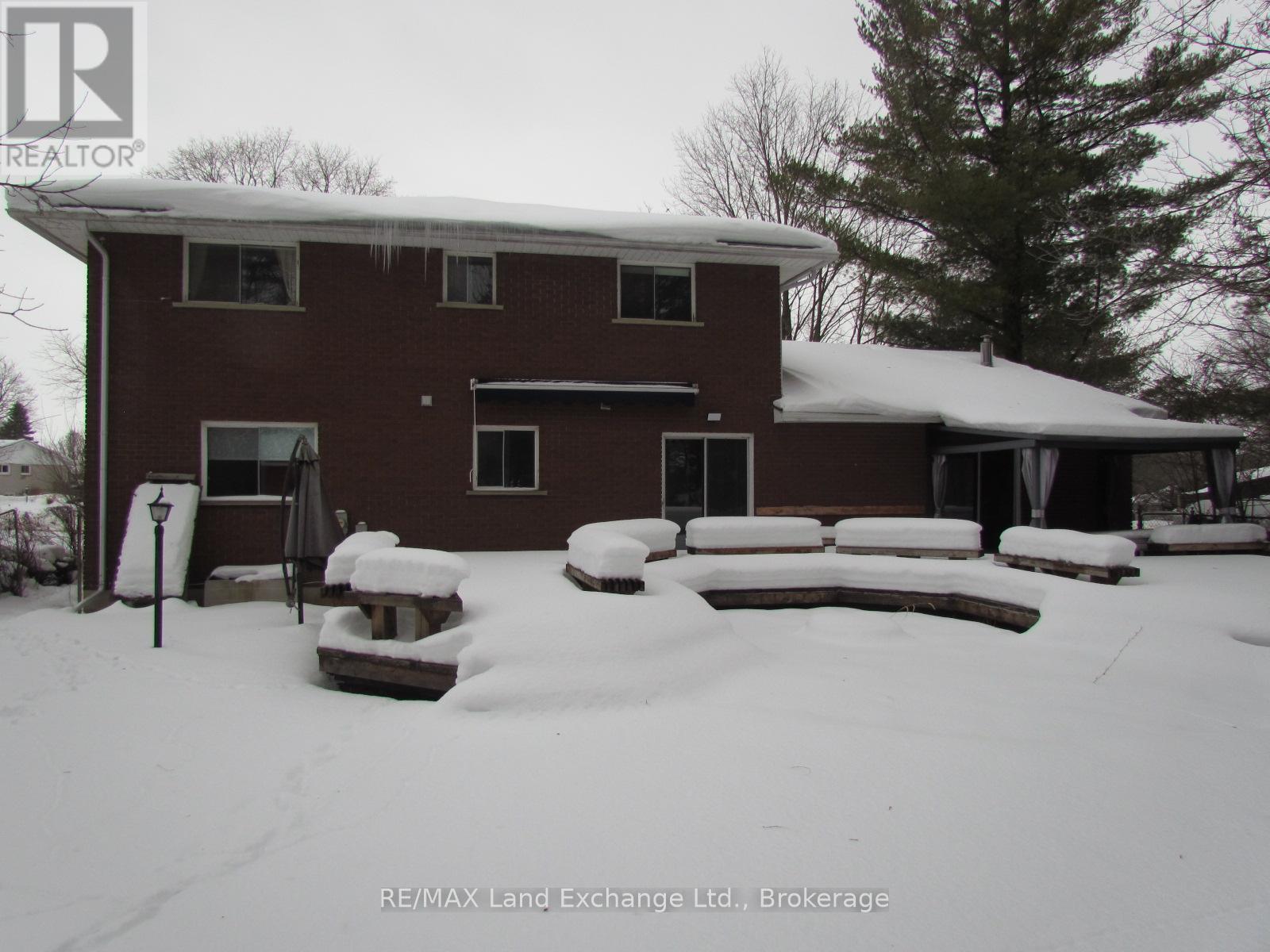 251 4th Avenue, Hanover, Ontario  N4N 2B6 - Photo 4 - X12640858