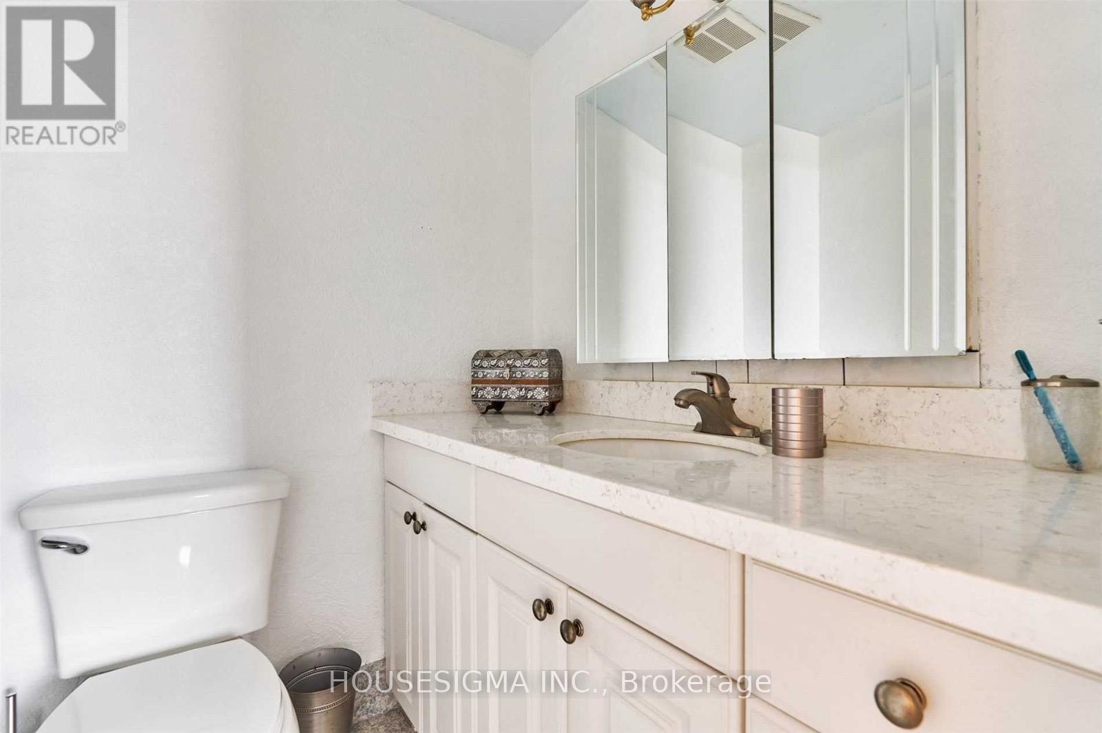 1607 - 45 Southport Street, Toronto (High Park-Swansea), Ontario  M6S 3N5 - Photo 12 - W12640782