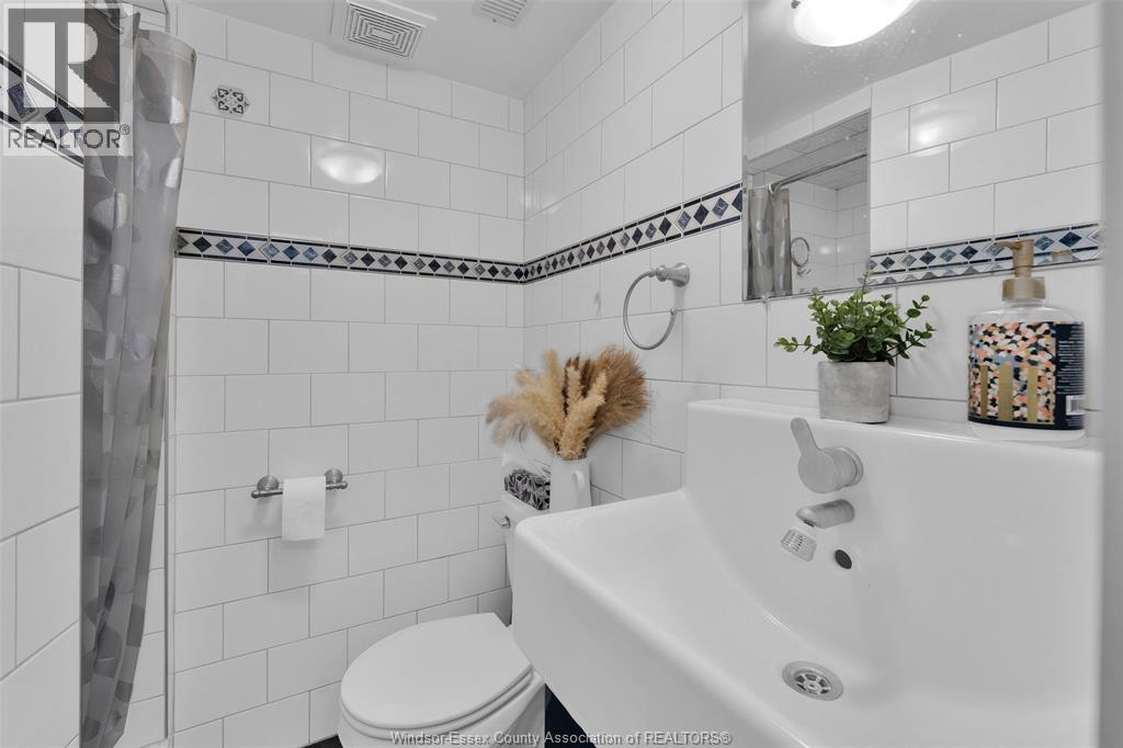 3775 Virginia Park, Windsor, Ontario N9E 2C7 - Photo 24 - 25031845