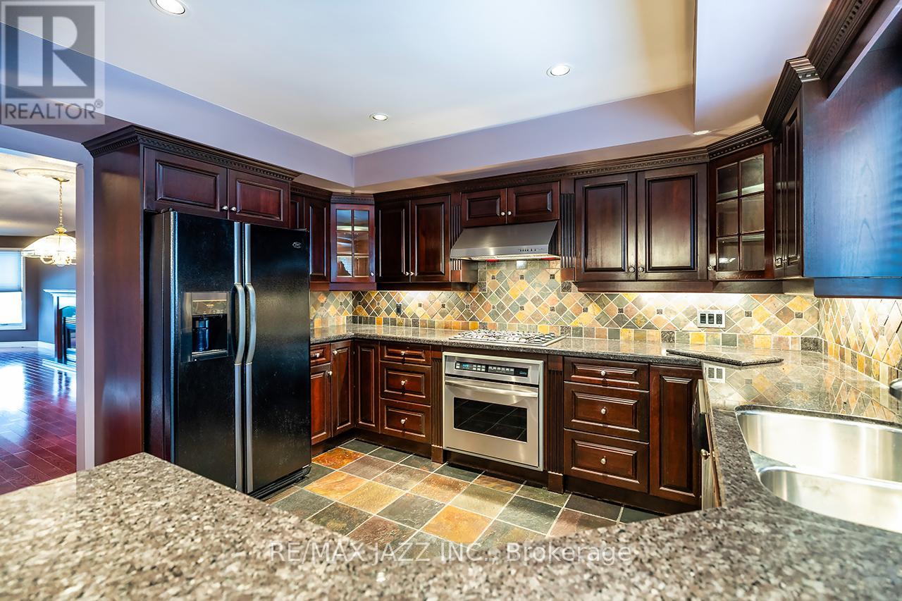 1002 Riverview Crescent, Pickering (Rougemount), Ontario  L1V 4M5 - Photo 11 - E12640894