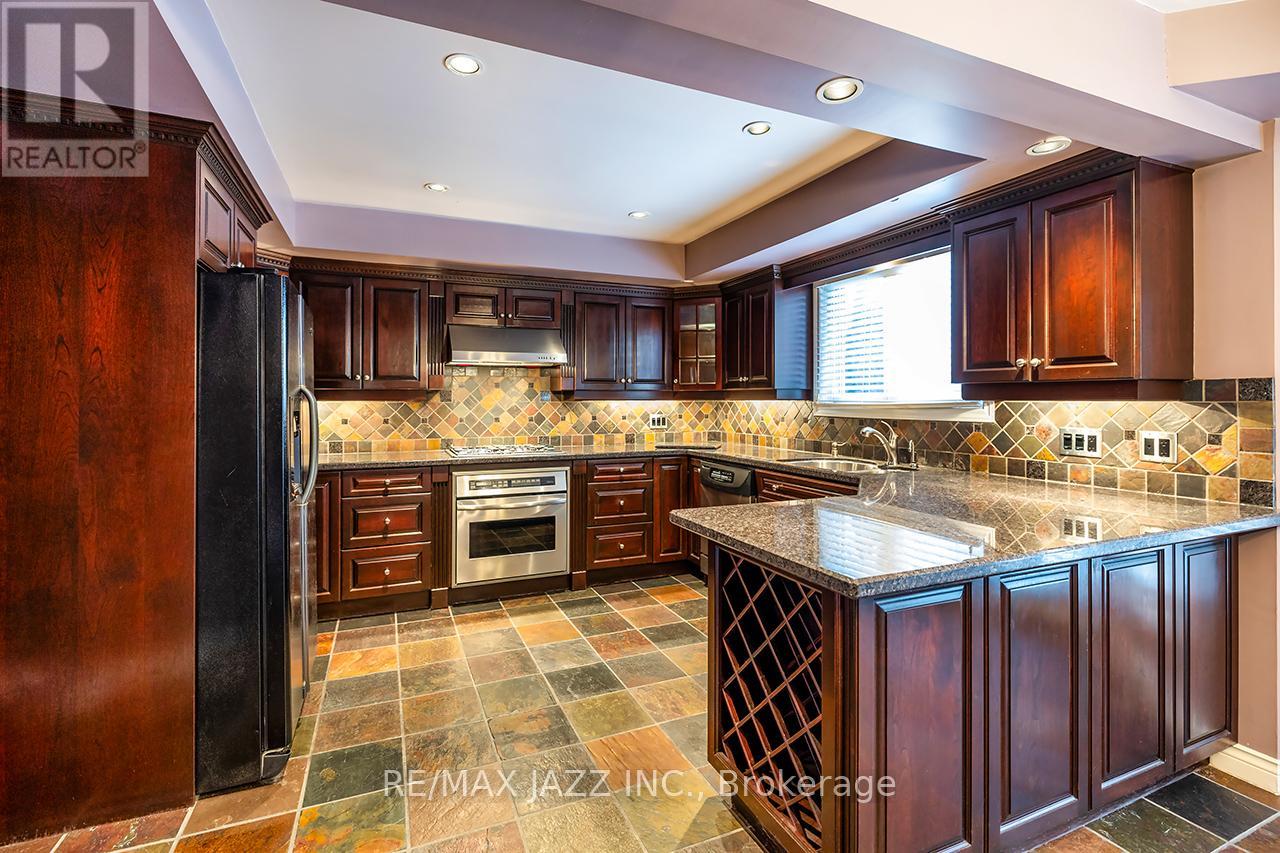 1002 Riverview Crescent, Pickering (Rougemount), Ontario  L1V 4M5 - Photo 13 - E12640894