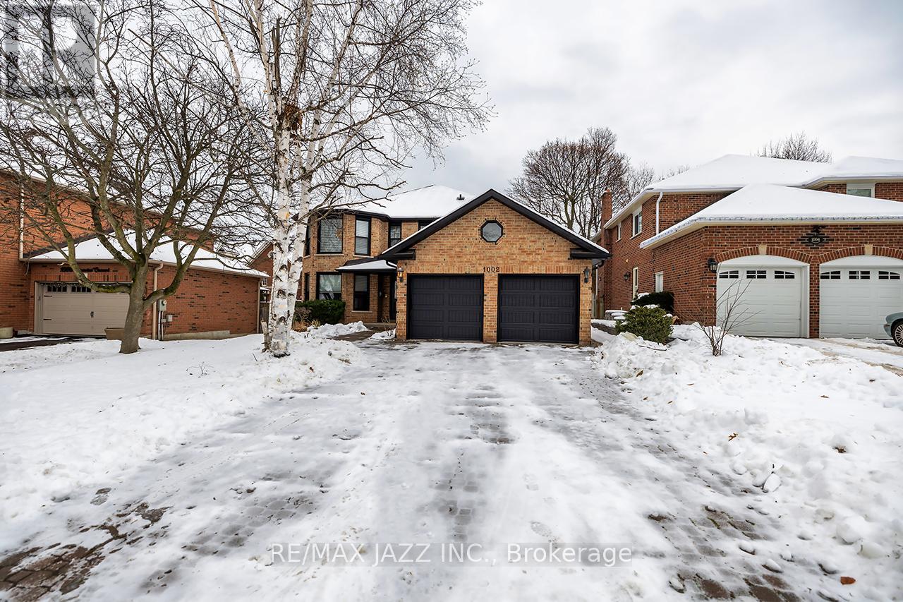 1002 Riverview Crescent, Pickering (Rougemount), Ontario  L1V 4M5 - Photo 2 - E12640894