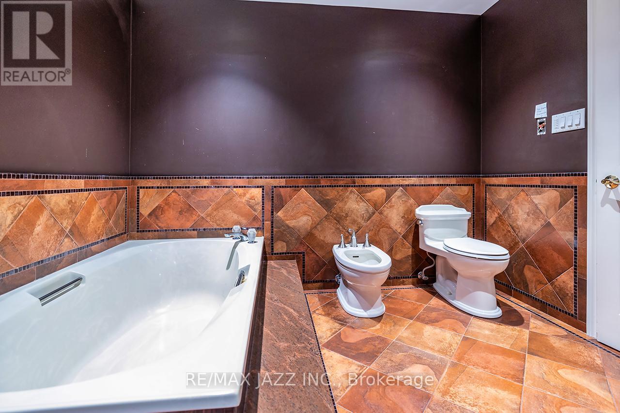 1002 Riverview Crescent, Pickering (Rougemount), Ontario  L1V 4M5 - Photo 26 - E12640894