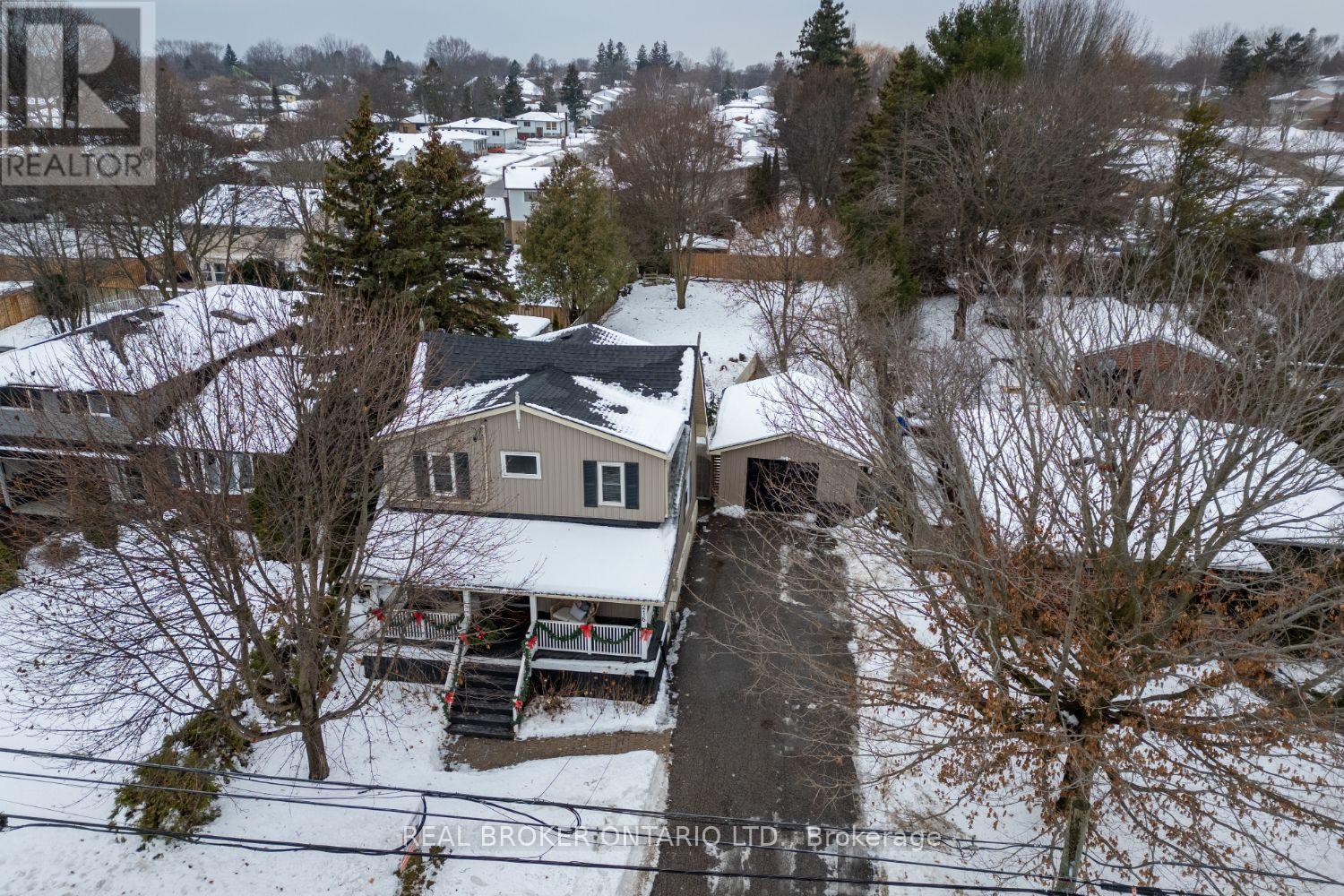 216 Liberty Street N, Clarington (Bowmanville), Ontario  L1C 2M8 - Photo 2 - E12641000