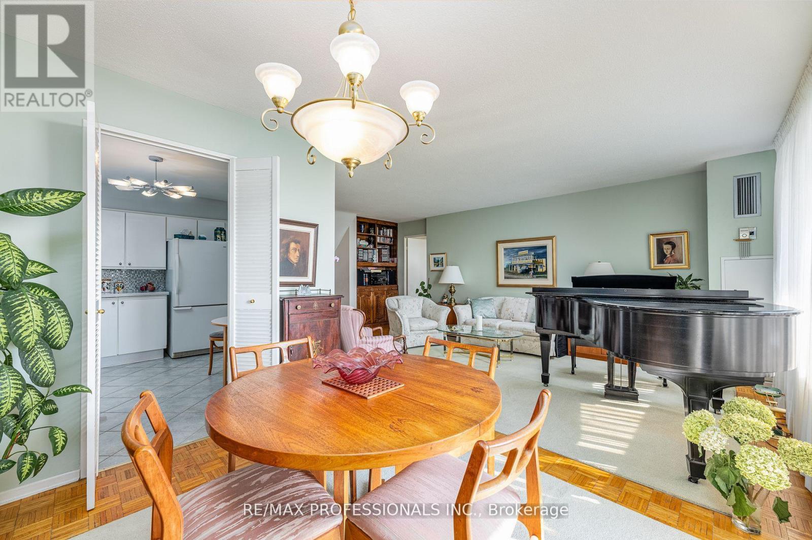 907 - 11 Wincott Drive, Toronto, Ontario  M9R 2R9 - Photo 10 - W12466692