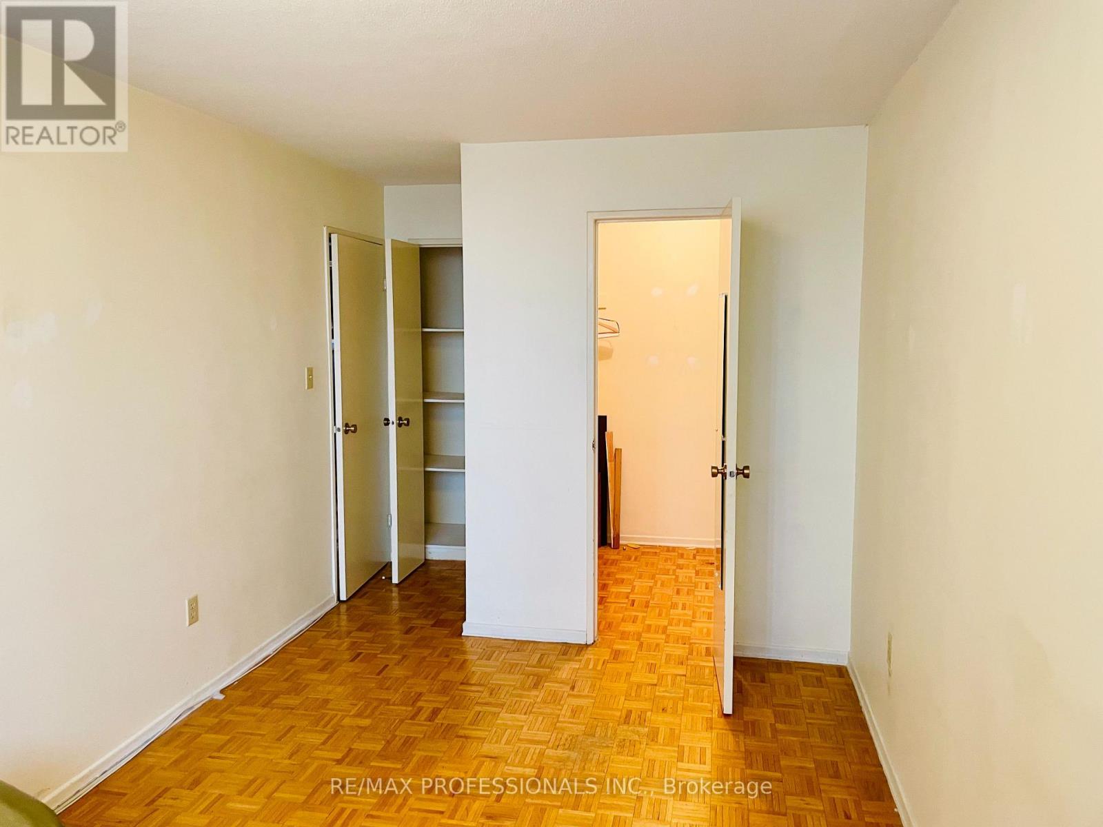 907 - 11 Wincott Drive, Toronto, Ontario  M9R 2R9 - Photo 32 - W12466692