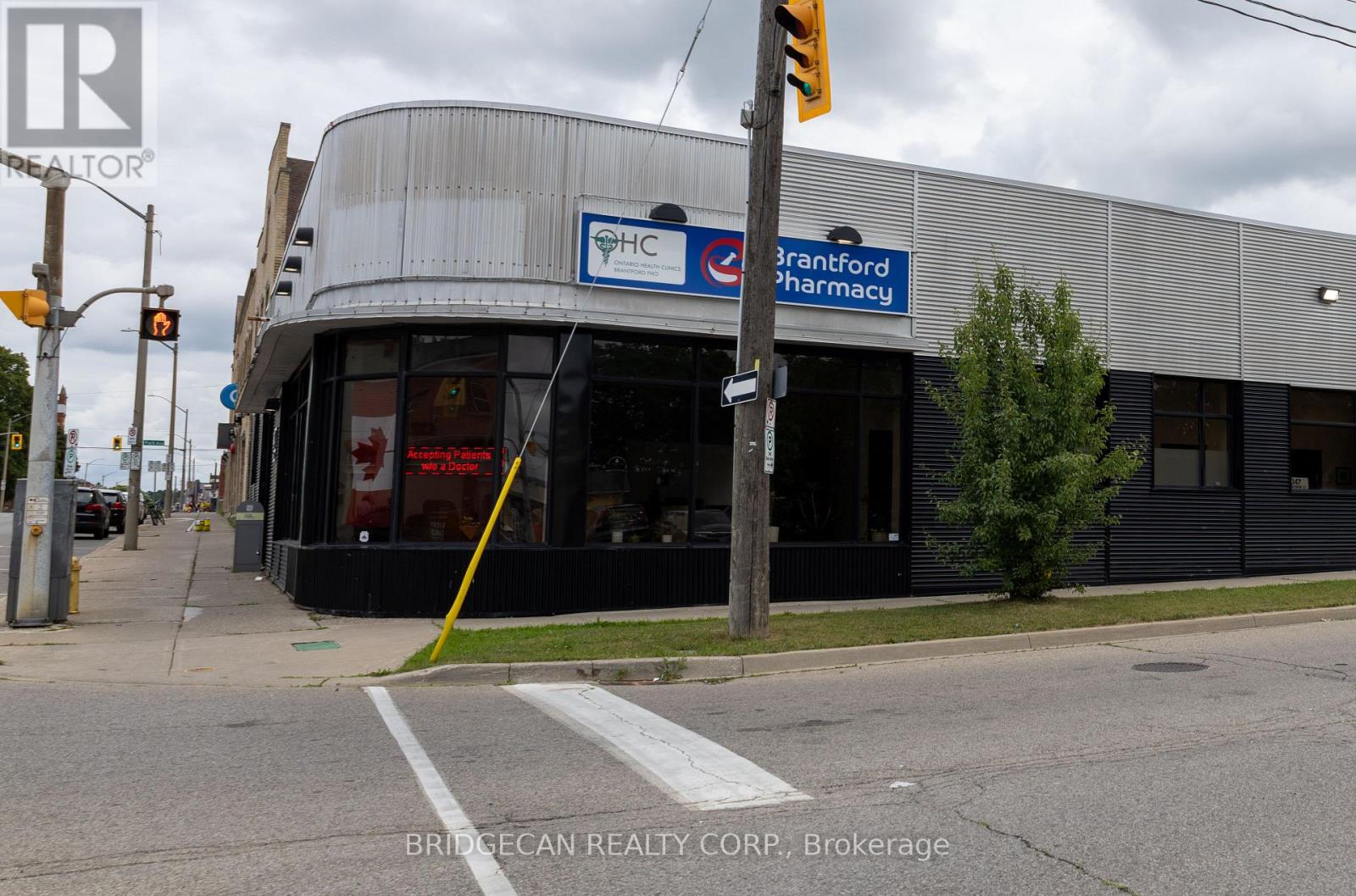 347 Colborne Street, Brantford, Ontario  N3S 3N2 - Photo 3 - X12634888