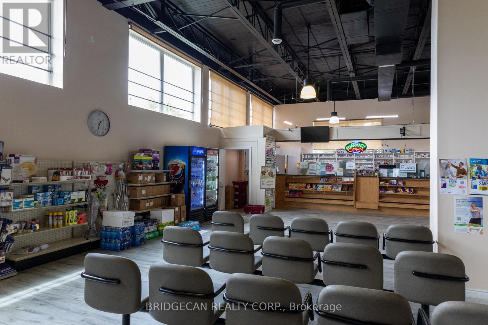 347 Colborne Street, Brantford, Ontario  N3S 3N2 - Photo 8 - X12634888