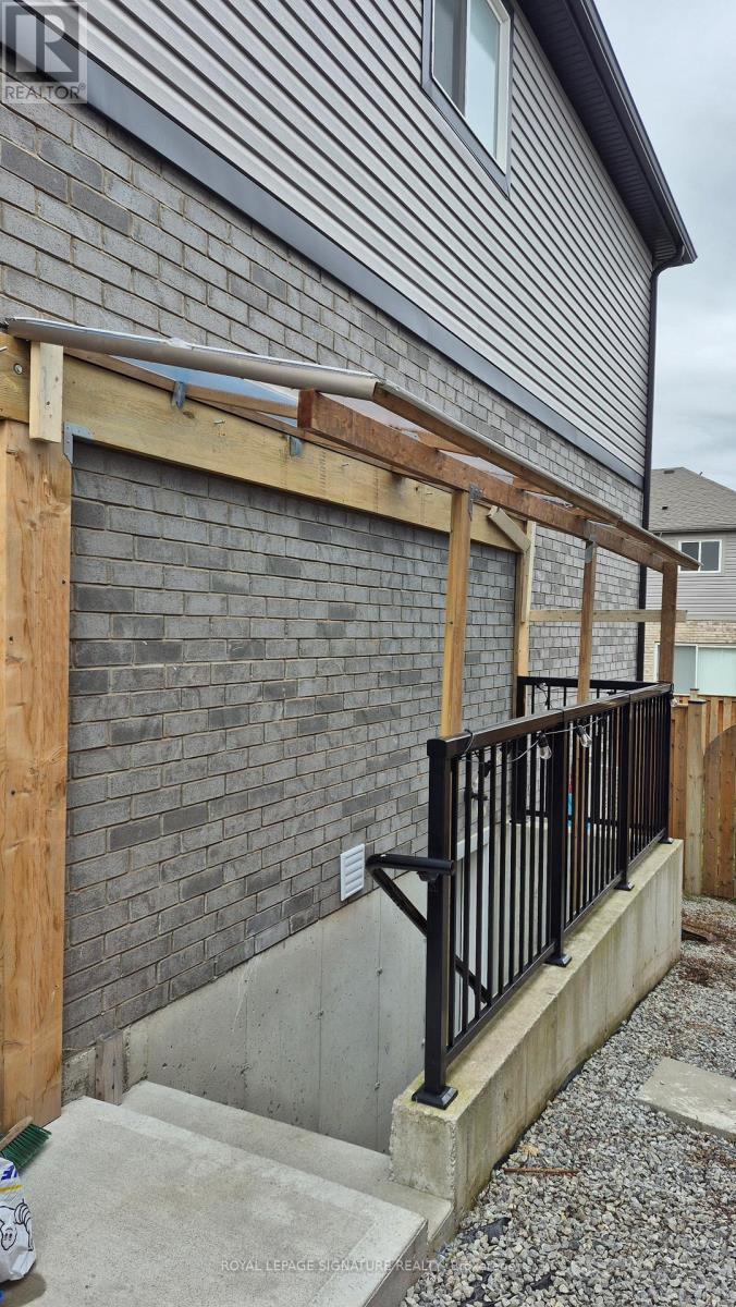 Lower - 11 Overholt Drive, Thorold, Ontario  L2V 0G4 - Photo 2 - X12640774