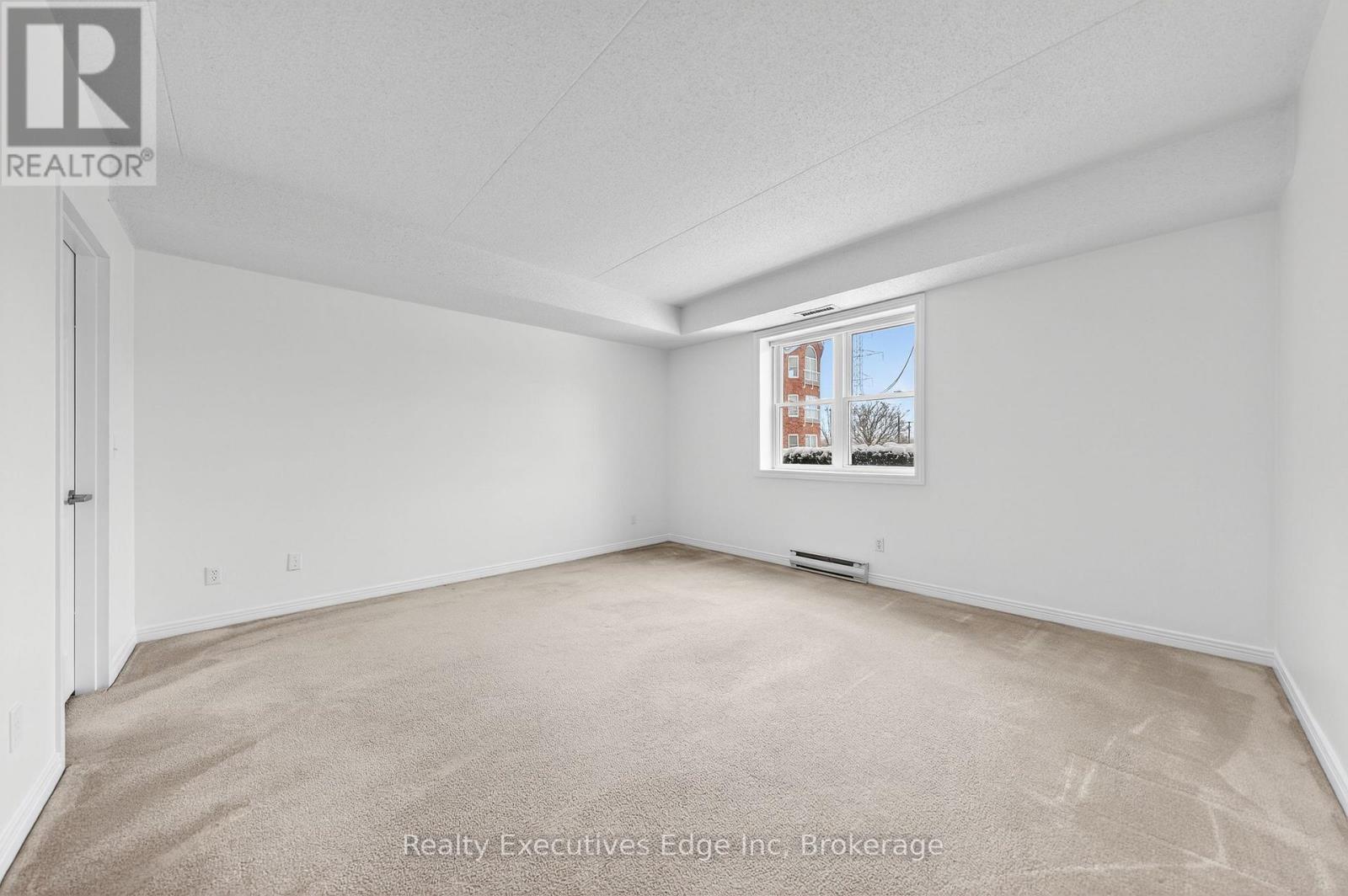 103 - 208 Silvercreek Parkway N, Guelph, Ontario  N1H 8H2 - Photo 10 - X12633604