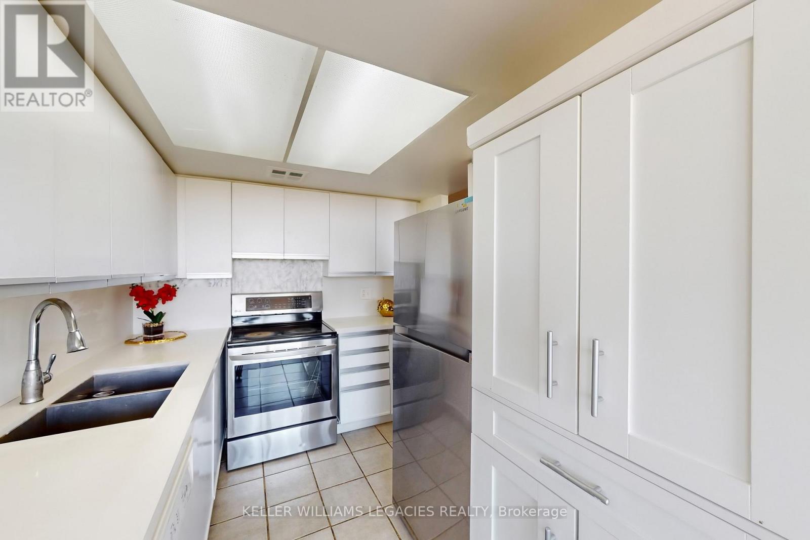 1603 - 10 Markbrook Lane, Toronto, Ontario  M9V 5E3 - Photo 12 - W12445507