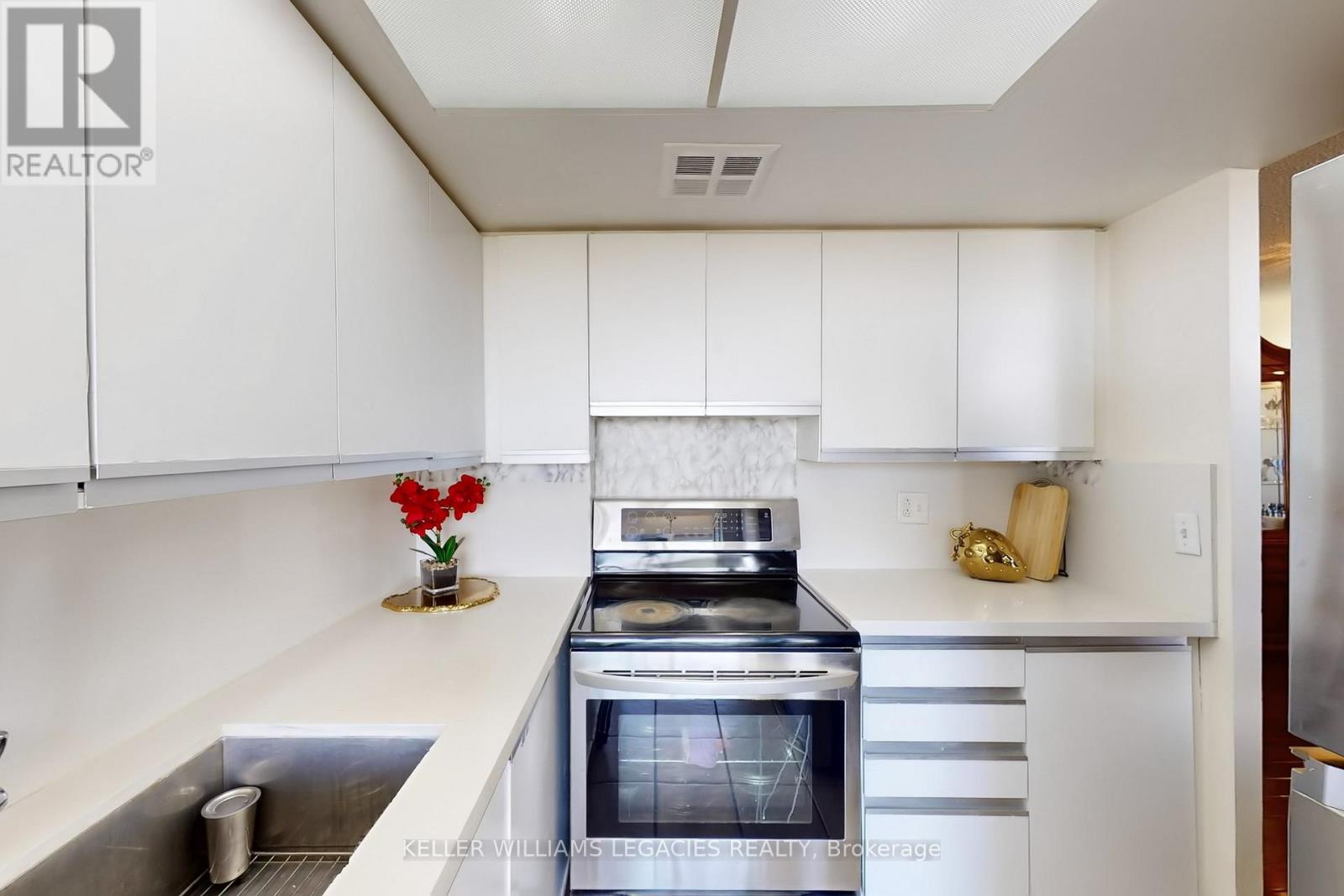 1603 - 10 Markbrook Lane, Toronto, Ontario  M9V 5E3 - Photo 16 - W12445507