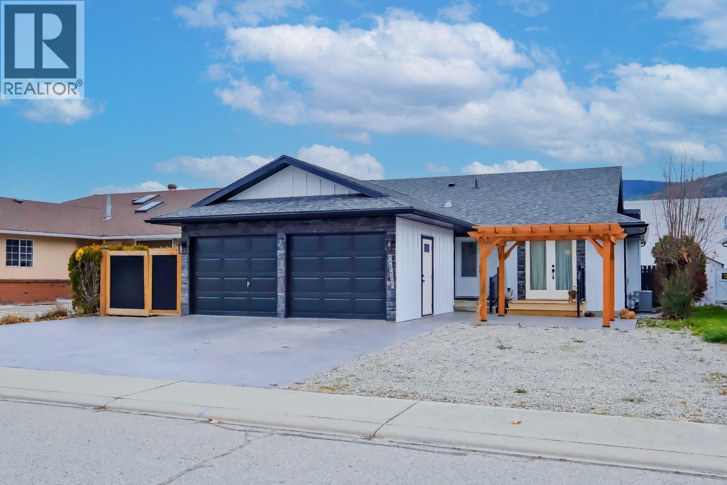 2830 Paris Street, Penticton, British Columbia  V2A 8G2 - Photo 2 - 10371337