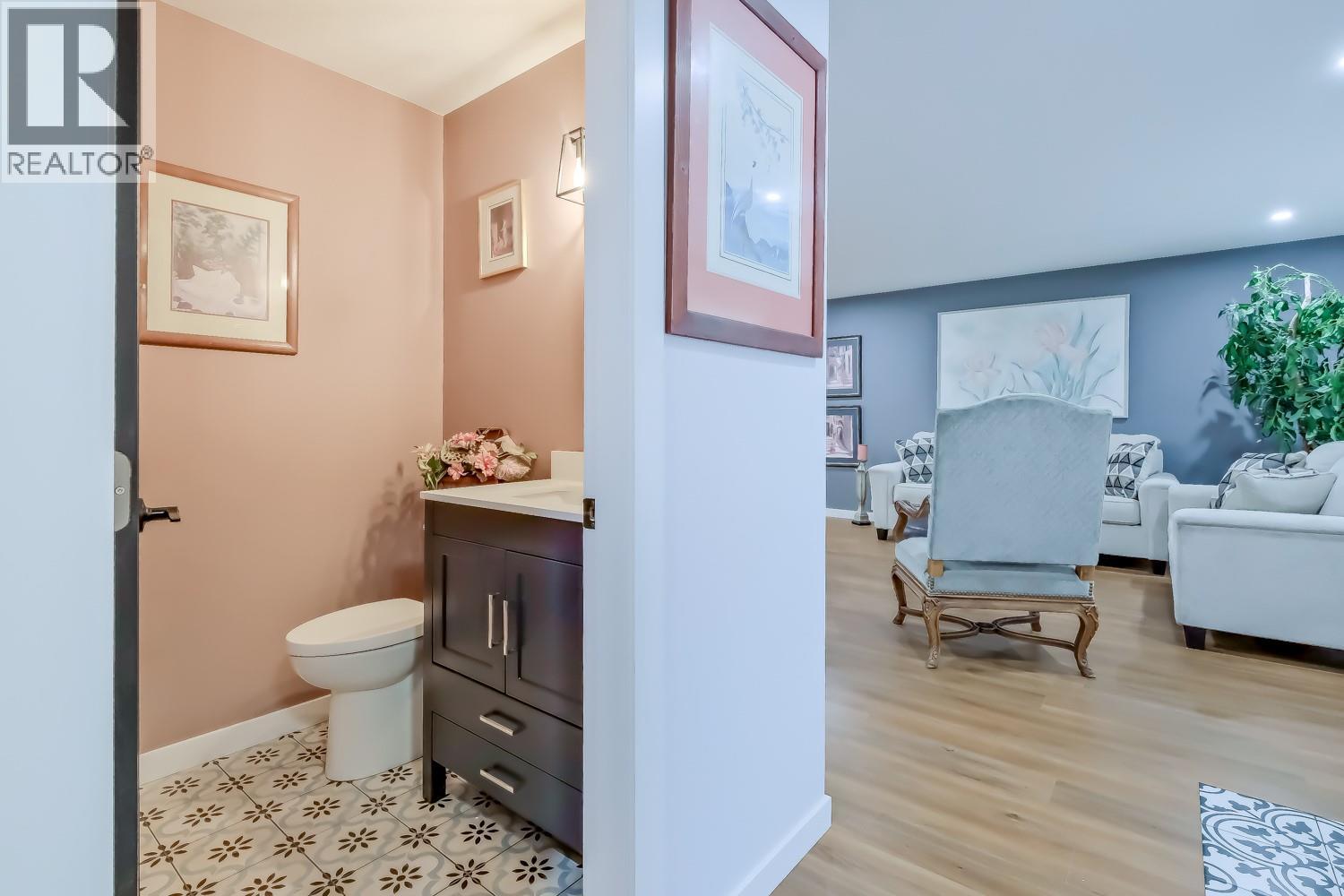 2830 Paris Street, Penticton, British Columbia  V2A 8G2 - Photo 5 - 10371337