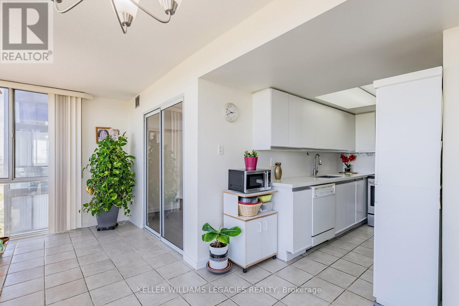 1603 - 10 Markbrook Lane, Toronto, Ontario  M9V 5E3 - Photo 17 - W12445507