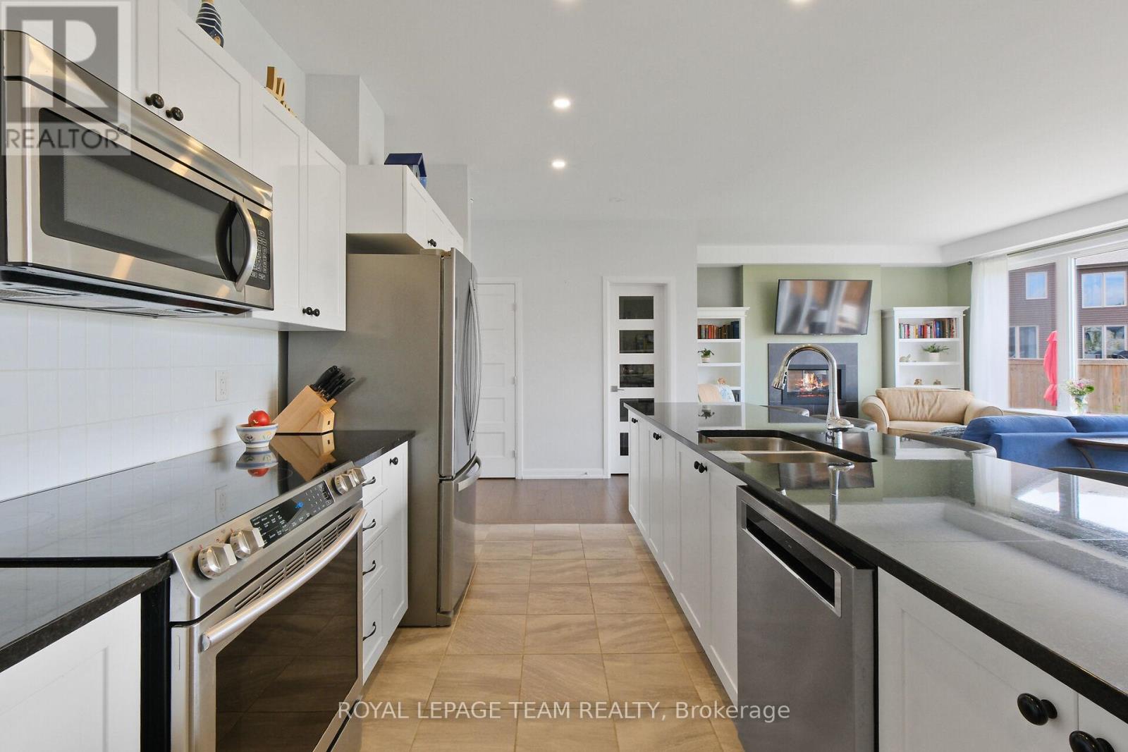 240 Boyd Street, Carleton Place, Ontario  K7C 0H3 - Photo 15 - X12443494