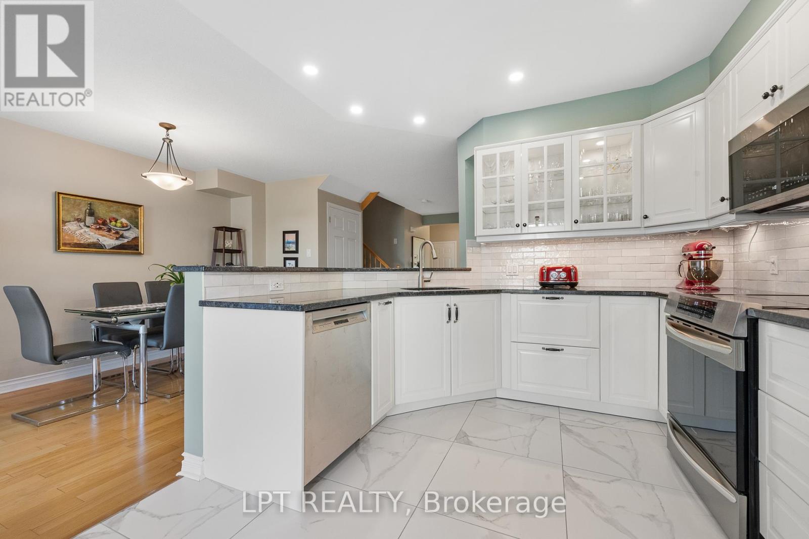 16 Calaveras Avenue, Ottawa, Ontario  K2J 4Z8 - Photo 15 - X12462454