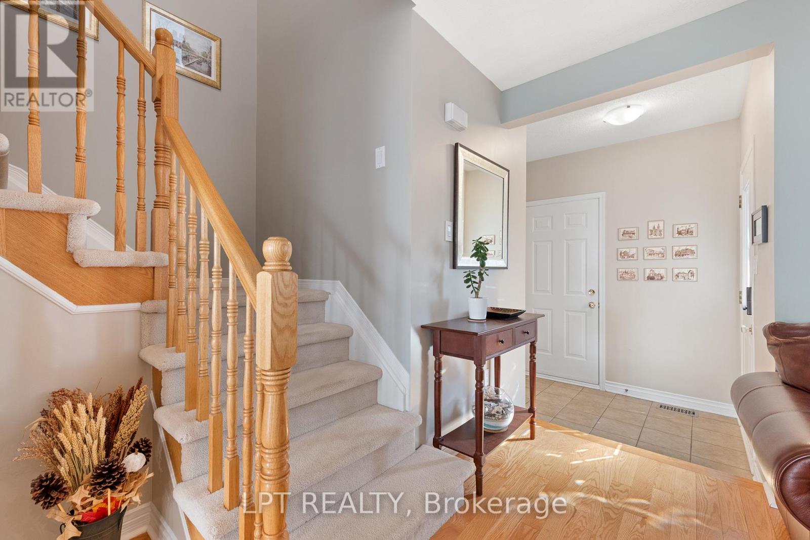 16 Calaveras Avenue, Ottawa, Ontario  K2J 4Z8 - Photo 4 - X12462454