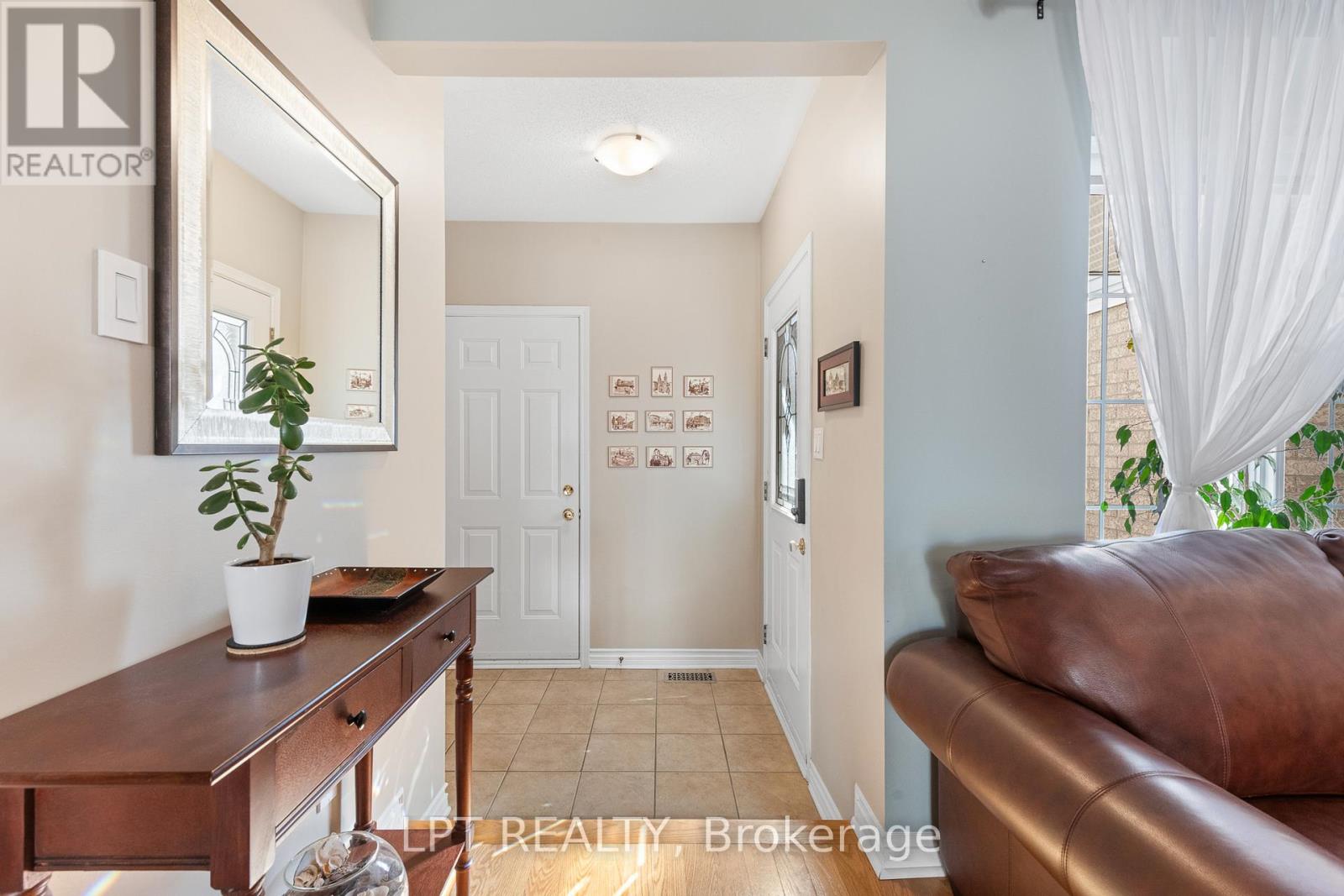 16 Calaveras Avenue, Ottawa, Ontario  K2J 4Z8 - Photo 5 - X12462454