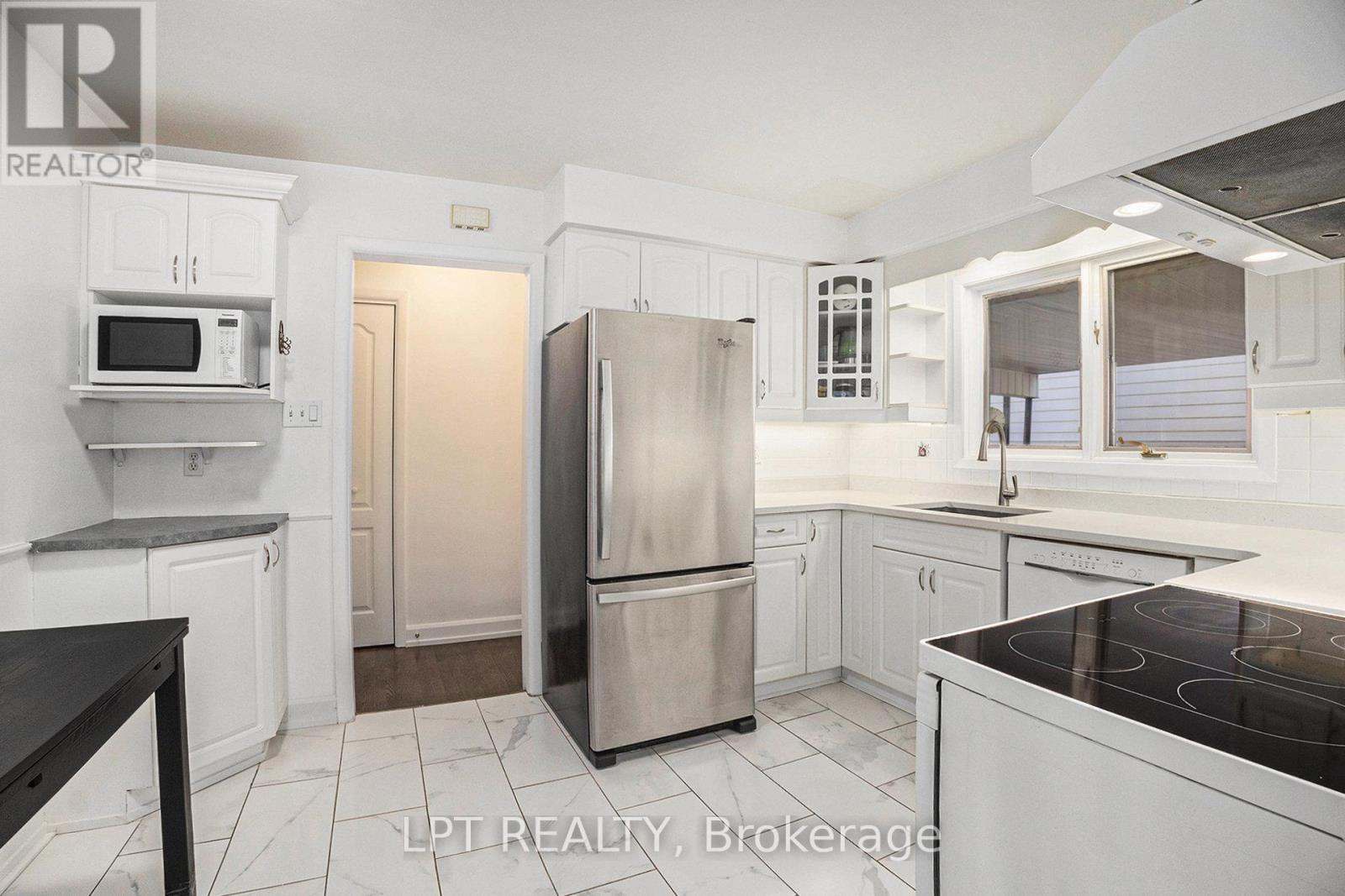 1517 Caverley Street, Ottawa, Ontario  K1G 0X9 - Photo 10 - X12464551