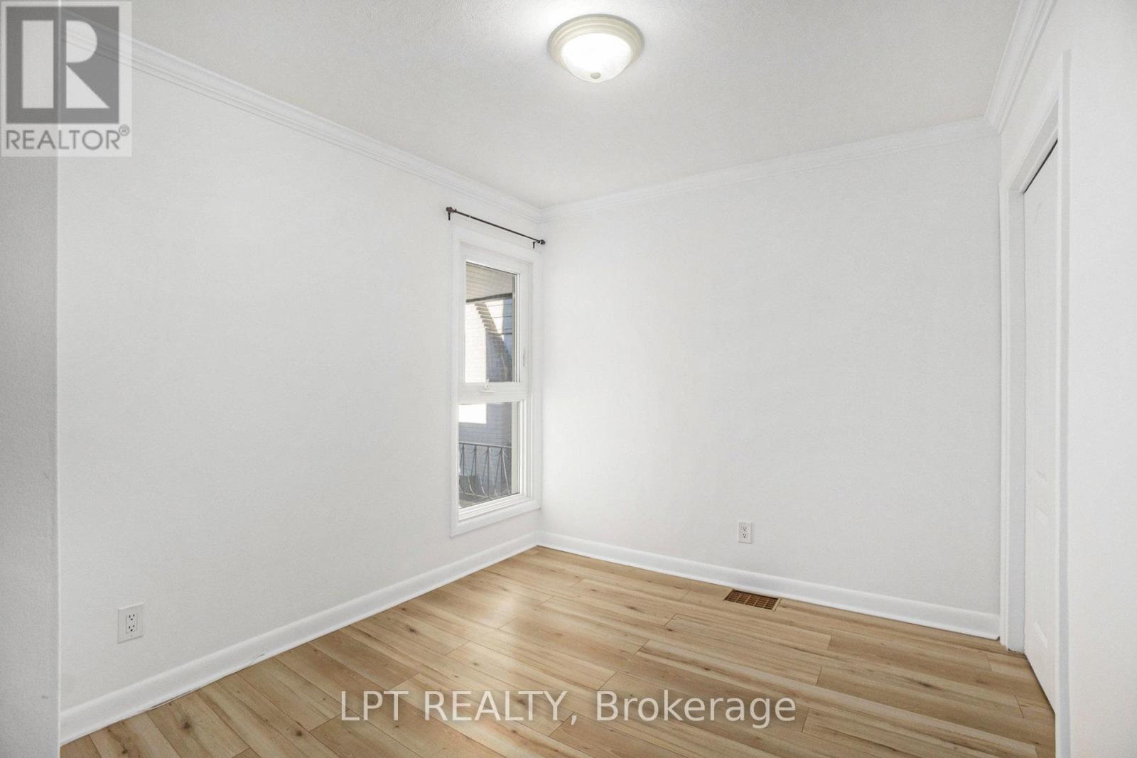 1517 Caverley Street, Ottawa, Ontario  K1G 0X9 - Photo 15 - X12464551