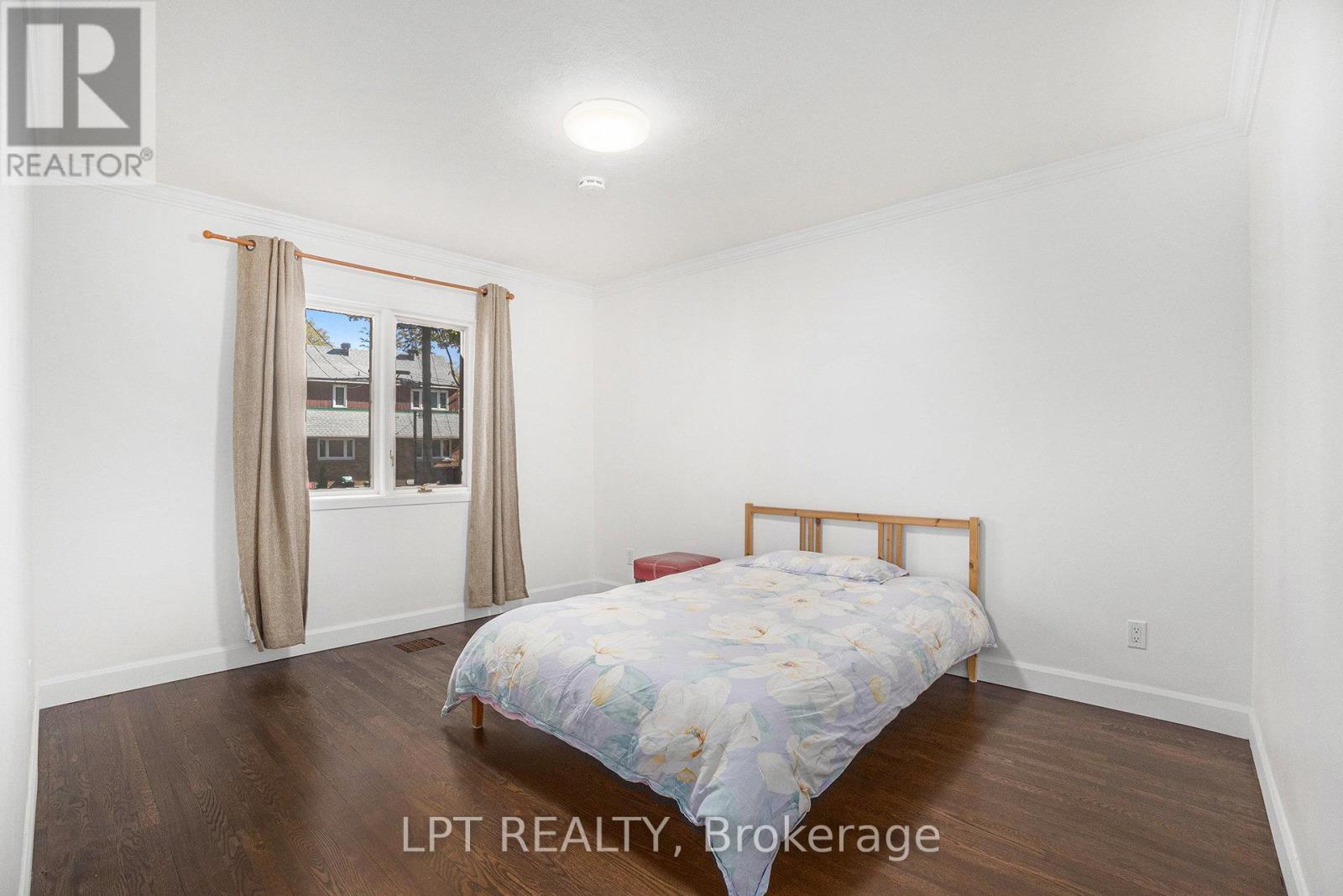 1517 Caverley Street, Ottawa, Ontario  K1G 0X9 - Photo 19 - X12464551