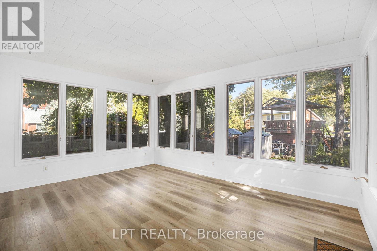 1517 Caverley Street, Ottawa, Ontario  K1G 0X9 - Photo 17 - X12464551