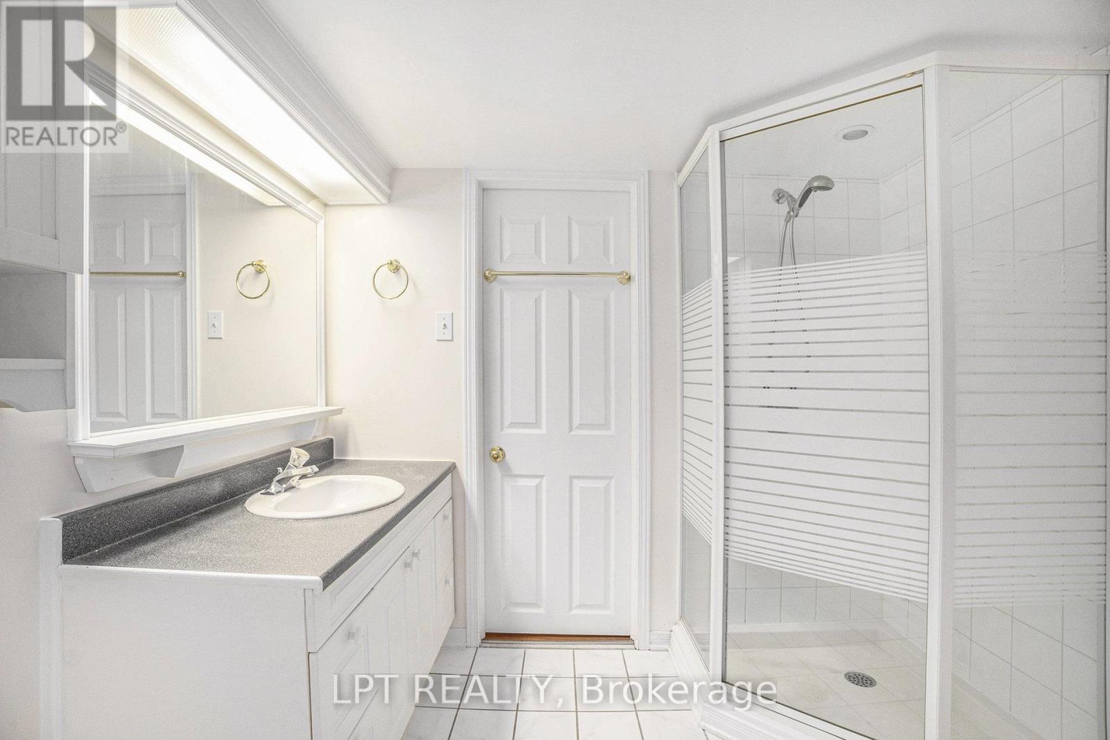 1517 Caverley Street, Ottawa, Ontario  K1G 0X9 - Photo 26 - X12464551