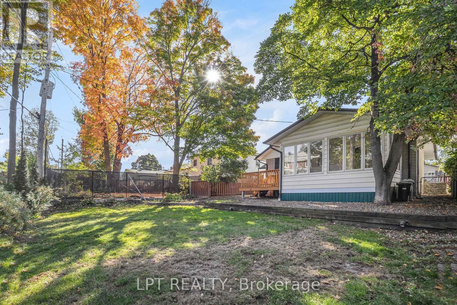 1517 Caverley Street, Ottawa, Ontario  K1G 0X9 - Photo 30 - X12464551