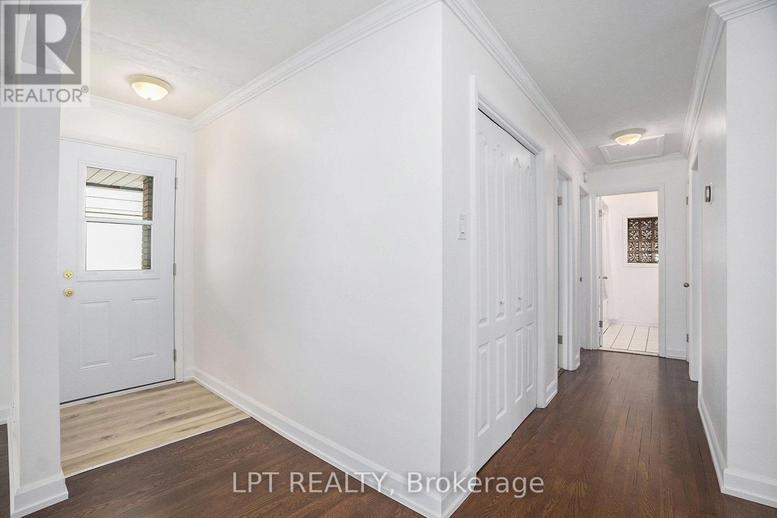 1517 Caverley Street, Ottawa, Ontario  K1G 0X9 - Photo 5 - X12464551