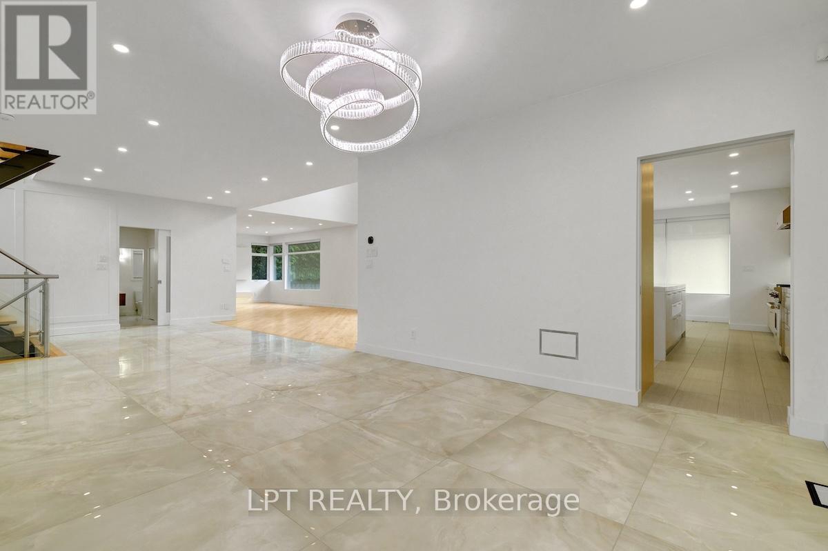 298 Crestview Road, Ottawa, Ontario  K1H 5G6 - Photo 11 - X12490874