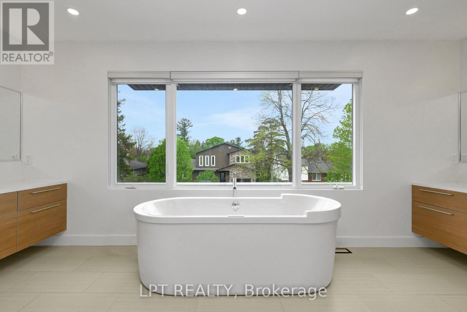 298 Crestview Road, Ottawa, Ontario  K1H 5G6 - Photo 32 - X12490874