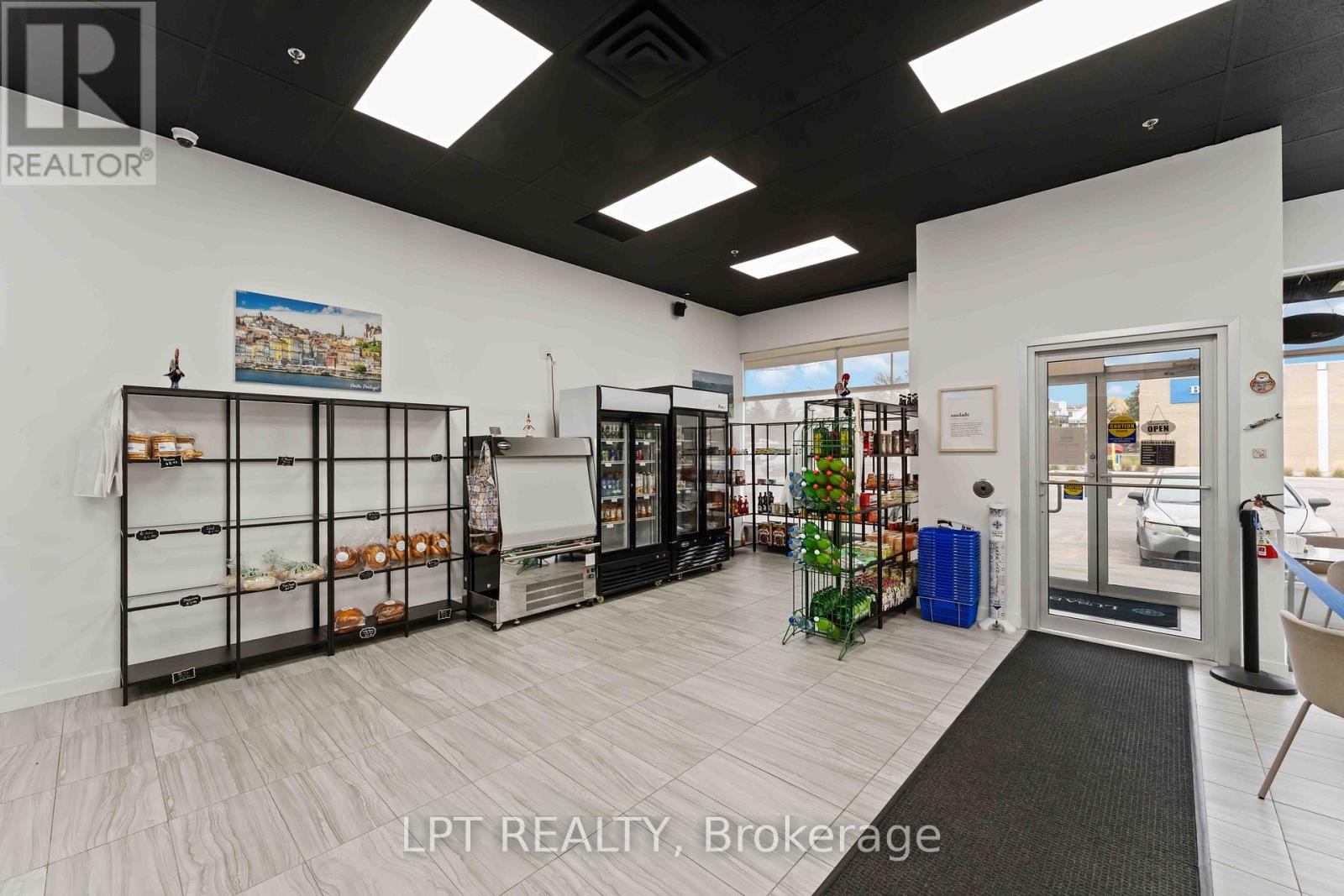 8 - 420 Hazeldean Road, Ottawa, Ontario  K2L 4B2 - Photo 6 - X12525420