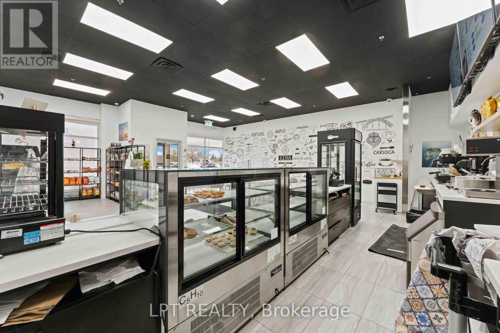 8 - 420 Hazeldean Run, Ottawa, Ontario  K2L 4B2 - Photo 11 - X12525468