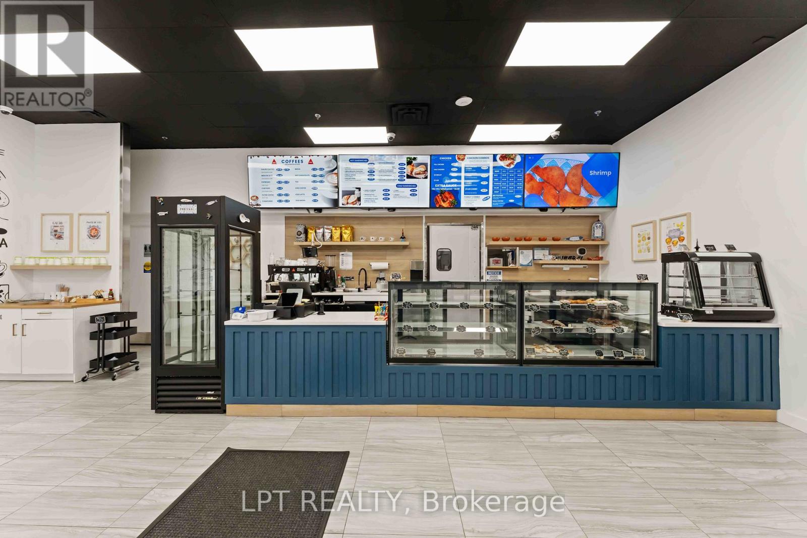 8 - 420 Hazeldean Run, Ottawa, Ontario  K2L 4B2 - Photo 5 - X12525468