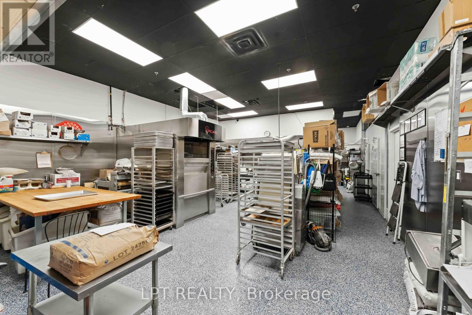 8 - 420 Hazeldean Run, Ottawa, Ontario  K2L 4B2 - Photo 20 - X12525468