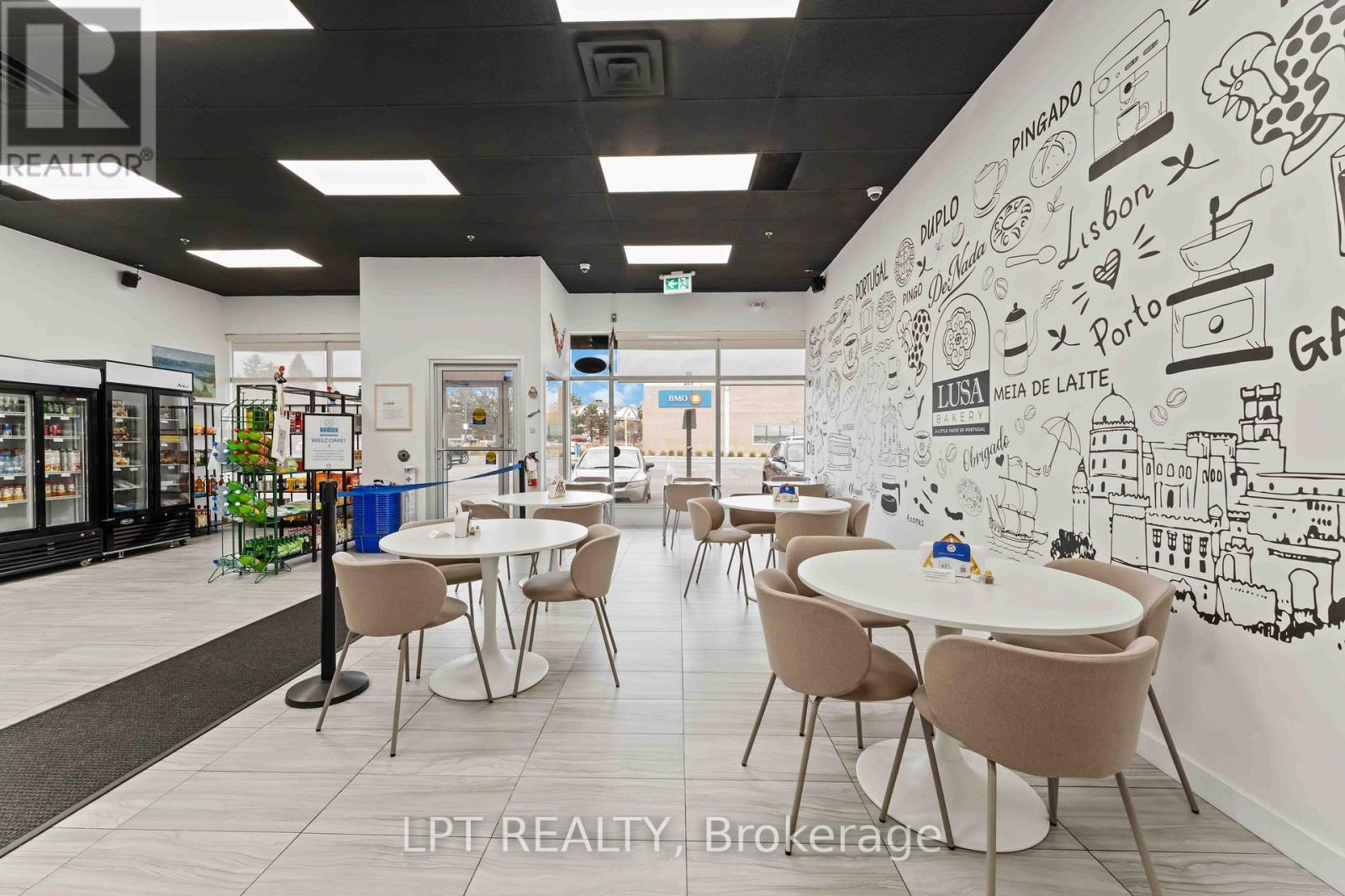 8 - 420 Hazeldean Run, Ottawa, Ontario  K2L 4B2 - Photo 9 - X12525468