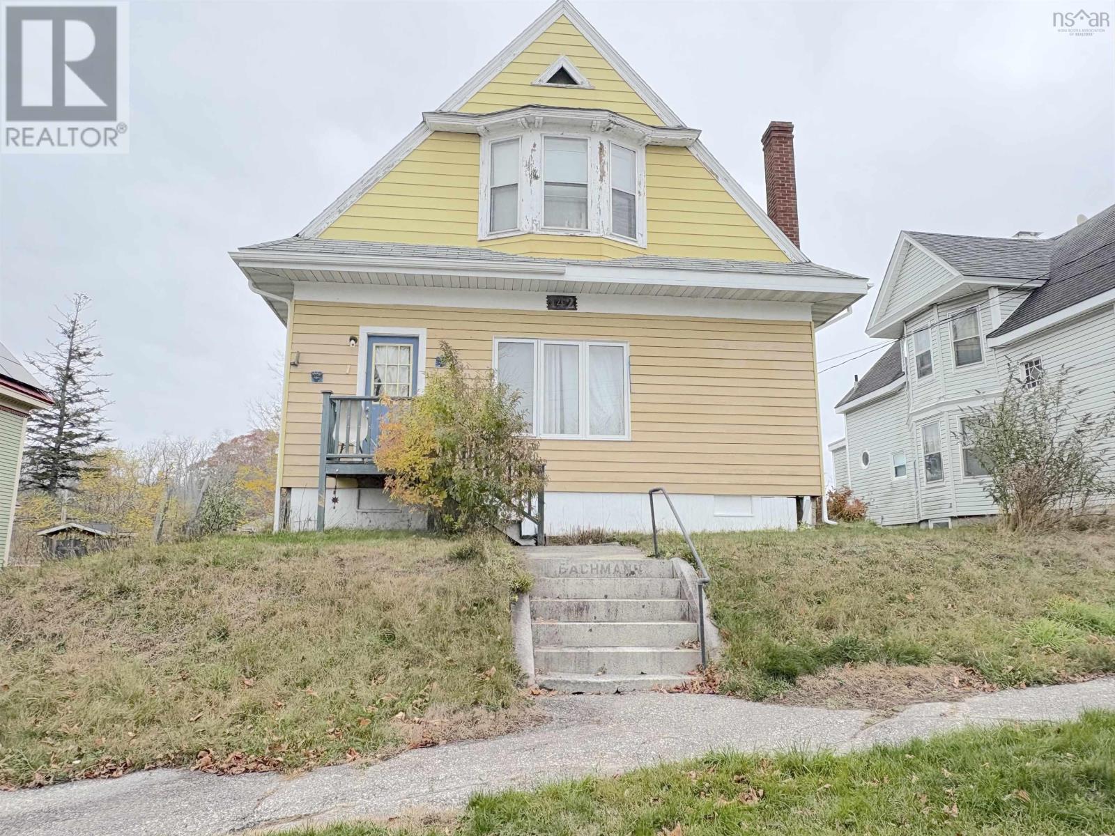 142 Mowatt Street, Shelburne, Nova Scotia