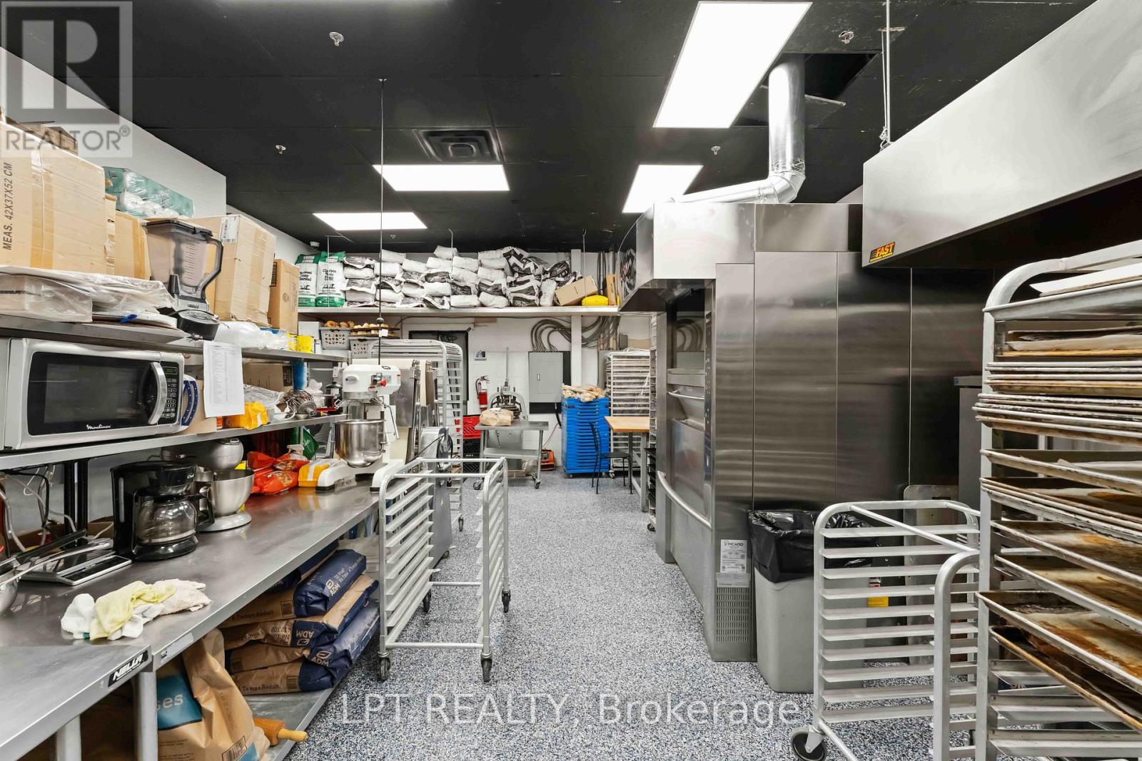 8 - 420 Hazeldean Run, Ottawa, Ontario  K2L 4B2 - Photo 22 - X12525468