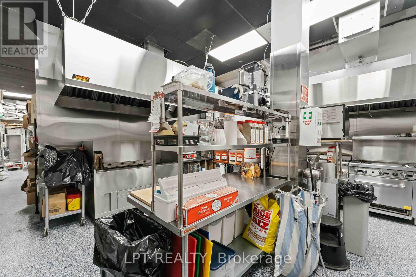 8 - 420 Hazeldean Road, Ottawa, Ontario  K2L 4B2 - Photo 17 - X12525420