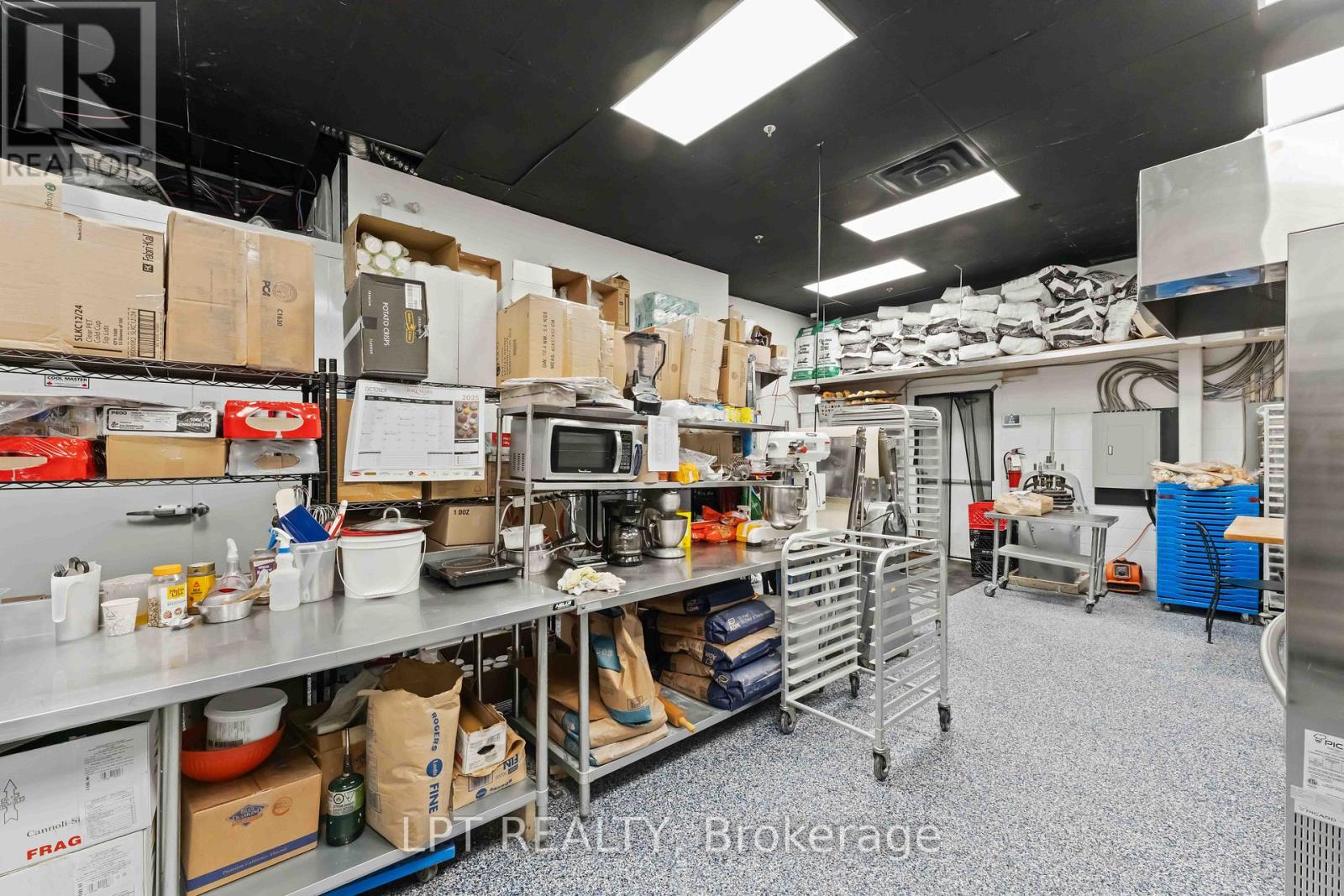 8 - 420 Hazeldean Run, Ottawa, Ontario  K2L 4B2 - Photo 23 - X12525468