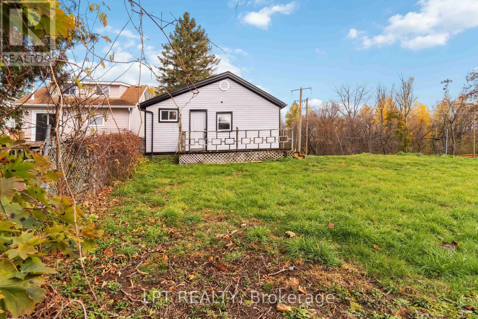 222 Bartholomew Street, Brockville, Ontario  K6V 2S6 - Photo 47 - X12525744