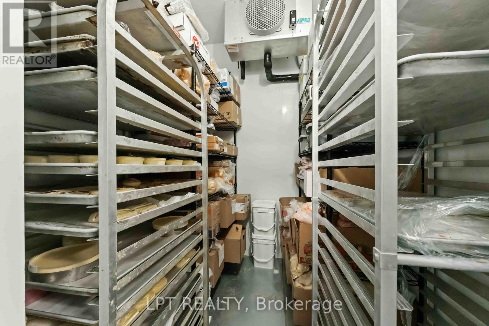 8 - 420 Hazeldean Run, Ottawa, Ontario  K2L 4B2 - Photo 18 - X12525468