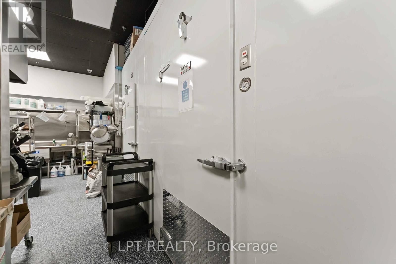 8 - 420 Hazeldean Run, Ottawa, Ontario  K2L 4B2 - Photo 25 - X12525468