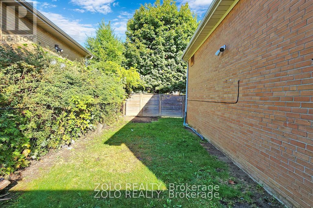 212 Goddard Street, Toronto, Ontario  M3H 5E8 - Photo 38 - C12640838