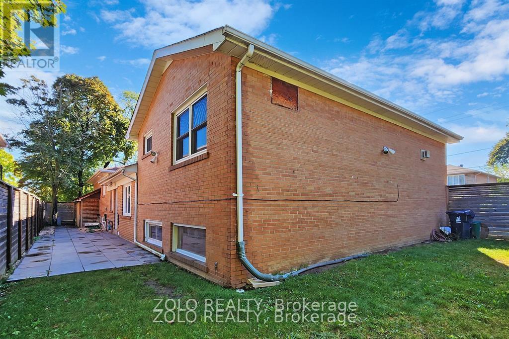 212 Goddard Street, Toronto, Ontario  M3H 5E8 - Photo 39 - C12640838