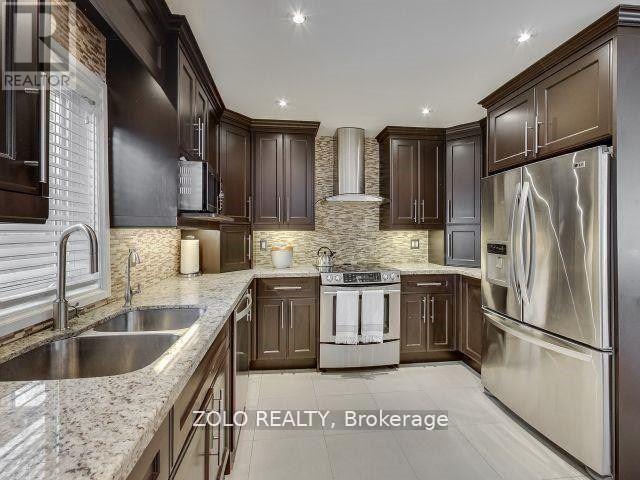 212 Goddard Street, Toronto, Ontario  M3H 5E8 - Photo 6 - C12640838