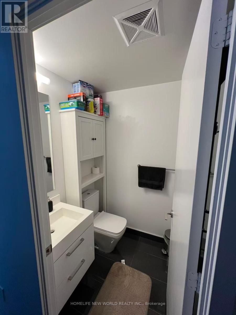 3702 - 1 Yorkville Avenue, Toronto, Ontario  M4W 1L1 - Photo 8 - C12640926