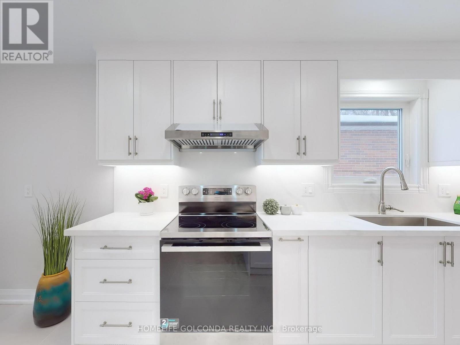 14 Brigadoon Crescent, Toronto, Ontario  M1T 3C1 - Photo 7 - E12640854